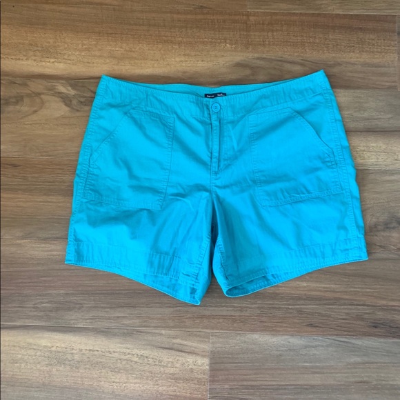 GAP Pants - Adorable GAP Hadley Shorts💕